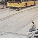 İstanbul'da feci kaza: İETT otobüsünün çarptığı kadın ağır yaralandı