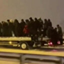 İstanbullunun kar çilesi: Yolda kalan vatandaşların imdadına çekici yetişti