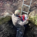 Arkeolojik sit alanında kaçak kazı yaparken yakalandılar