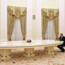 Putin Almanya Başbakanı Scholz'u da dev masada ağırladı