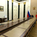 Putin'in masası yine gündem oldu