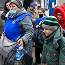 Ukrayna'da savaş hazırlığı: Aileler çocukların kıyafetlerine etiket yapıştırıp okula gönderiyor