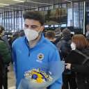 Fenerbahçe Prag’da çiçeklerle karşılandı