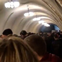 Ukraynalılar Rus saldırısından korunmak için metro tünellerine sığındı