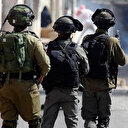 İşgalci İsrail askerleri Batı Şeria'da iki Filistinliyi yaraladı