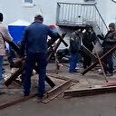 Ukrayna halkı Rus ordusuna direniyor: Yollara barikat kurdular