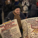 St. Petersburg'da savaş karşıtı protestoya katılan 77 yaşındaki Rus aktivist tutuklandı