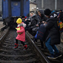 Lviv halkının tren istasyonuna akını sürüyor
