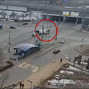 Savaş karşıtı gösterilerde gözaltına alınanları taşıyan Rus polis minibüsü kaza yaptı