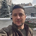 Ukrayna lideri Zelenskiy'den barikatların önünde yeni paylaşım: Herkesi yeneceğiz