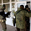 Rus askerleri Ukrayna'daki televizyon ve radyo kanallarını ele geçirmeye başladı