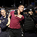 İşgalci İsrail polisi ramazan dinlemiyor: Kudüs'te toplanan Filistinlilere saldırdılar