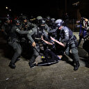 İsrail güçleri Doğu Kudüs'ün Şam Kapısı'nda Filistinlilere saldırdı