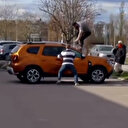 İsveçli aşırı sağcı Paludan Kur'an-ı Kerim yakmak isterken canını zor kurtardı