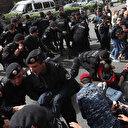 Ermenistan'da tansiyon yükseliyor: Parlamentoyu basan protestocular tutuklanmaya başladı