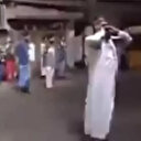 Camilerin sesini kıstılar: Müslümanlar sokaklarda ezan okumaya başladı