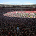 Stuttgart 90+2'de bulduğu golle Bundesliga'da kaldı: Taraftarlar sahaya indi