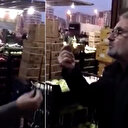 Ucuza ürün satan pazarcıya tepki: Pahalı satacaksın ortalığı karıştırma