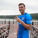 Mesut Özil'den kariyer açıklaması: Futbola veda edeceği kulübü açıkladı