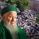 Türkiye'nin dört bir yanından Fatih Camii'ne akın edenler Mahmut Ustaosmanoğlu Hocaefendiyi ebediyete uğurladı