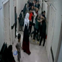 Doktora şiddet kamerada: Koridor boyunca darp ettiler