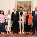 Kılıçdaroğlu FETÖ elebaşı Gülen'e terörist diyemeyeceğini söyleyen Melek Çetinkaya ve oğlu Taha Furkan Çetinkaya'yı kabul etti