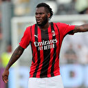 Barcelona, Frank Kessie ile sözleşme imzaladığını duyurdu