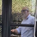 İBB'nin yeni aldığı metrobüs bozuldu: Arızayı kontrol etmek için araçtan inen İETT şoförü anahtarı içeride unutunca dışarıda kaldı