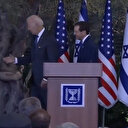 ABD Başkanı Joe Biden yine boşlukla tokalaştı