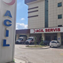 Sıra beklemek istemeyen hasta sekretere yumruk atıp elini ısırdı