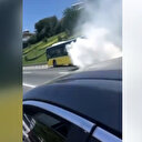 Ümraniye'de arıza yapan İETT otobüsünün motorundan dumanlar yükseldi