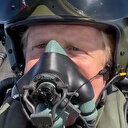 İngiltere Başbakanı Boris Johnson savaş uçağı kullandı
