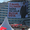 Cumhurbaşkanı Erdoğan'ın dikkatini çeken pankart: 'Buraya enteresan bir şey yazmışlar' dedi ve okudu