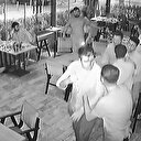 Bardakla kör eden avukata ilk duruşmada tahliye