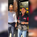 Bağcılar Belediye Başkanı Özdemir'i karşısında gören Küçükçekmeceli: Bizim başkan niye gezmiyor?