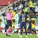 Valencia'nın kırmızı kartını eski hakemler değerlendirdi