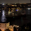 İstanbul Boğazı'nda dev kargo gemisinin kıyıya sürüklenme anı