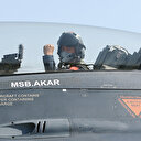 Milli Savunma Bakanı Akar'dan Ege'de F-16 ile uçuş: Çanakkale Şehitler Abidesi'ni selamladı