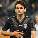 Son dönemin en çok konuşulan futbolcusu Galatasaray forması giydi