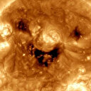 NASA Güneş'i gülerken yakaladı
