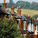 İngiltere'de konut fiyatları son 20 ayın en sert düşüşünü yaşadı