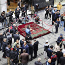 Taksim'de yas var: Vatandaşlar saldırı yerine karanfil bıraktı