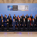 Bakan Çavuşoğlu NATO Dışişleri Bakanları Toplantısı öncesi aile fotoğrafı çekimine katıldı