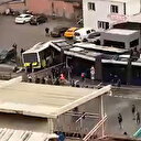 İstanbul'da feci kaza: Tramvay İETT ile çarpıştı