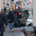 PKK destekçileri Paris yollarındaki arabaları parçalıyor