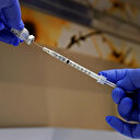 Pfizer yöneticisinin Twitter'a yaptığı aşı baskısı ifşa oldu