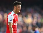 Mesut Özil fena patladı: Çenenizi kapatın!