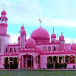 Dünyanın en renkli ibadethanesi: Pembe Cami