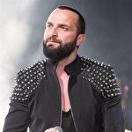 Berkay'ın konserinde türban krizi!