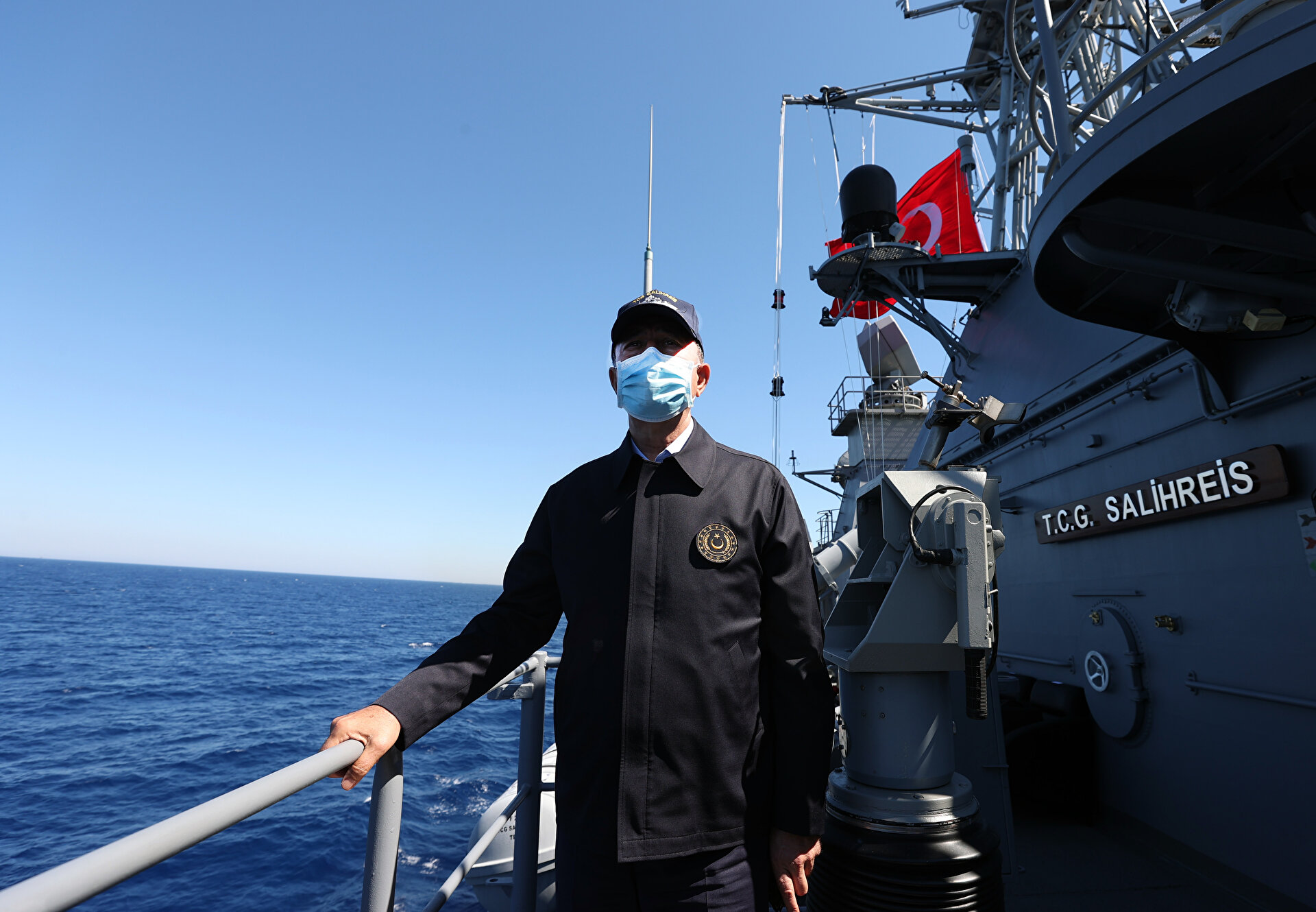 Turkish Def Min addresses navy personnel during East Med drills
